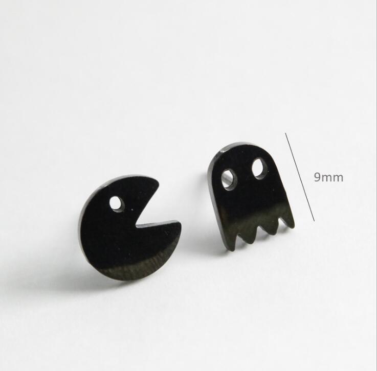 Black Star Ghost Spike Stud Earring